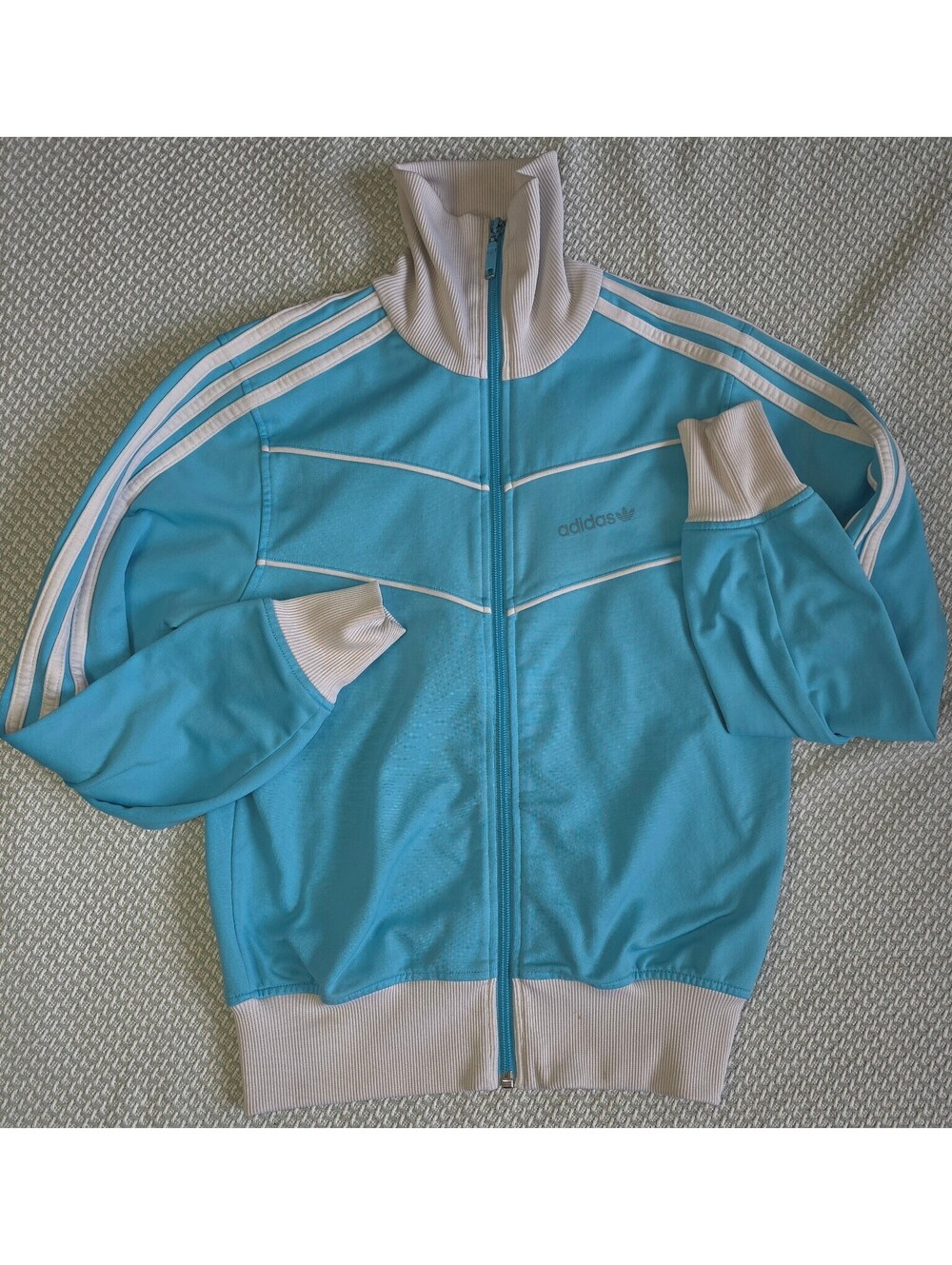 Rare vintage men's blue Adidas jacket size medium